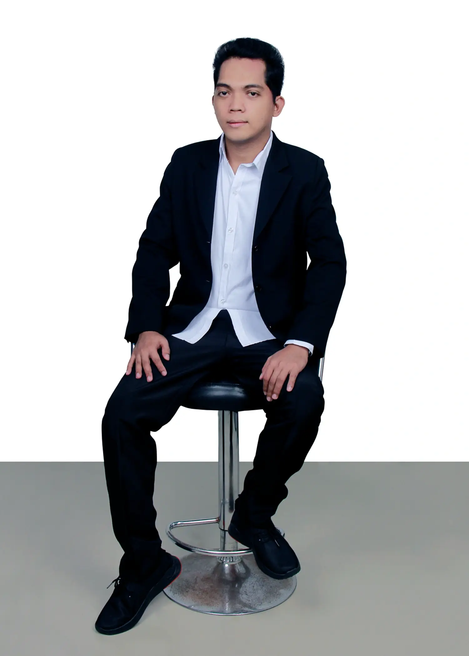 Vinson Colminas – professional Filipino web designer and developer portrait